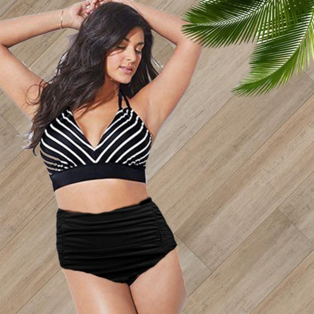 BLACK AND WHITE  HALTER TWO PIECE SWIMSUIT